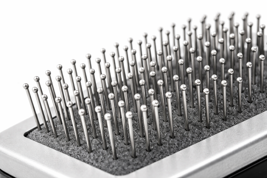 Pet Grooming Brush – Deshedding Slicker Brush for Dogs & Cats